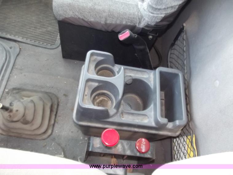 image for item D3782 1998 Ford Louisville L8501 dump truck