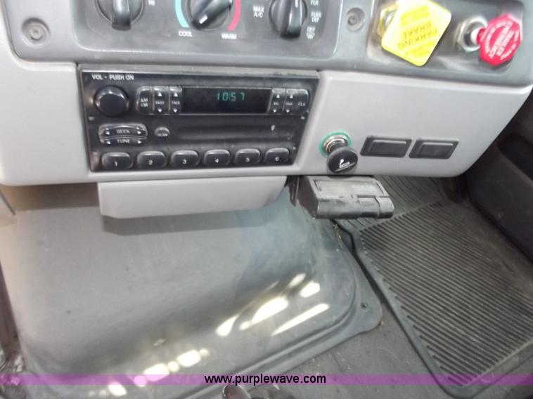 image for item D3782 1998 Ford Louisville L8501 dump truck