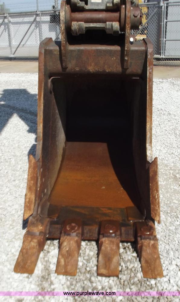 image for item D3783 2004 Komatsu PC400LC-7L excavator