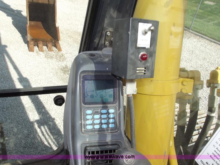 image for item D3783 2004 Komatsu PC400LC-7L excavator