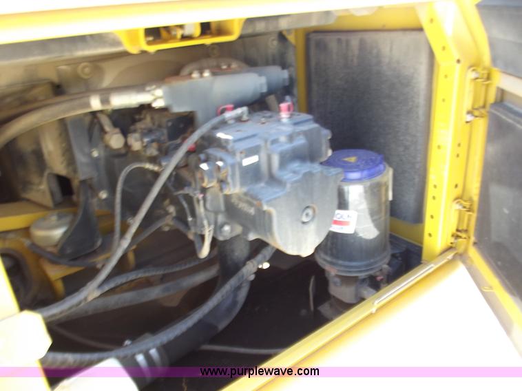 image for item D3783 2004 Komatsu PC400LC-7L excavator