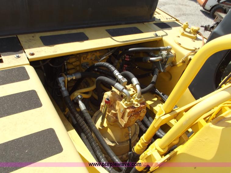 image for item D3783 2004 Komatsu PC400LC-7L excavator