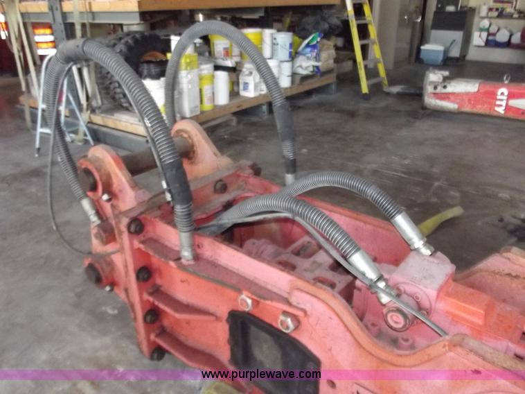 image for item D3784 2006 NPK GH-18 hydraulic hammer