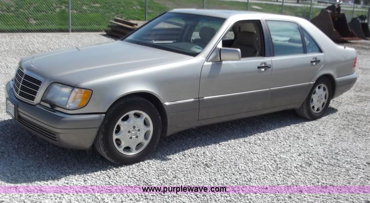 image for item D3786 1995 Mercedes Benz S420
