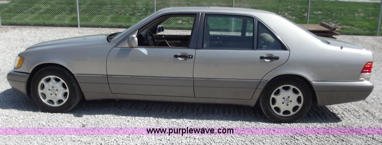 image for item D3786 1995 Mercedes Benz S420