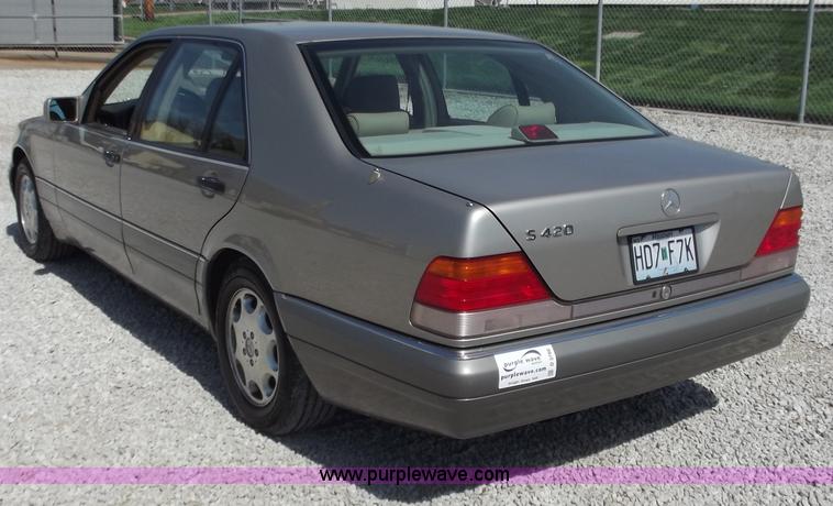 image for item D3786 1995 Mercedes Benz S420