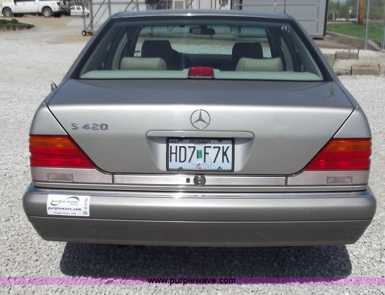 image for item D3786 1995 Mercedes Benz S420