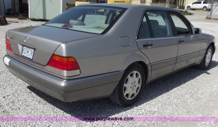 image for item D3786 1995 Mercedes Benz S420