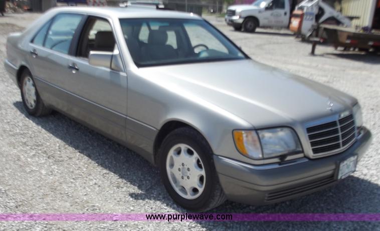 image for item D3786 1995 Mercedes Benz S420