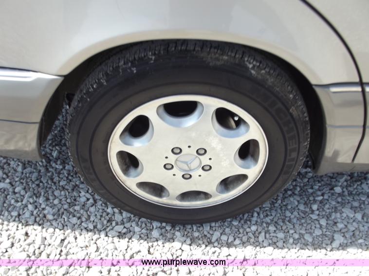 image for item D3786 1995 Mercedes Benz S420