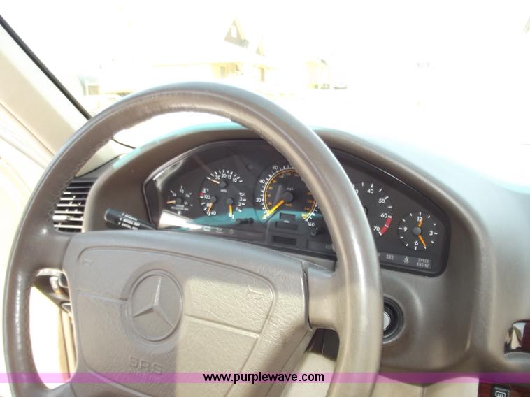 image for item D3786 1995 Mercedes Benz S420