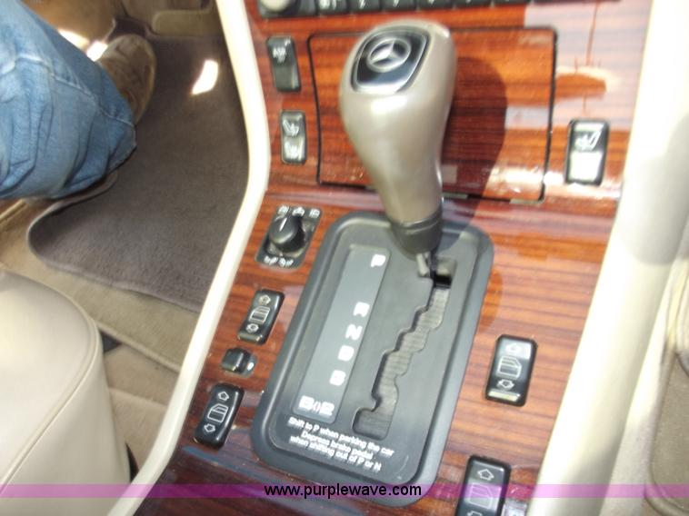 image for item D3786 1995 Mercedes Benz S420