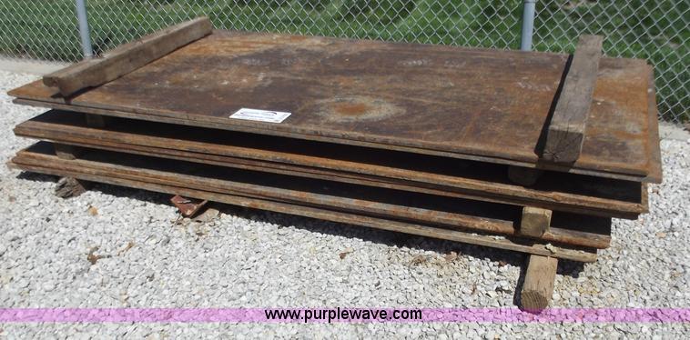 image for item D3792 (8) 4' x 8' street plates