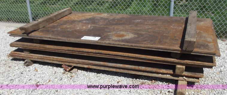 image for item D3792 (8) 4' x 8' street plates