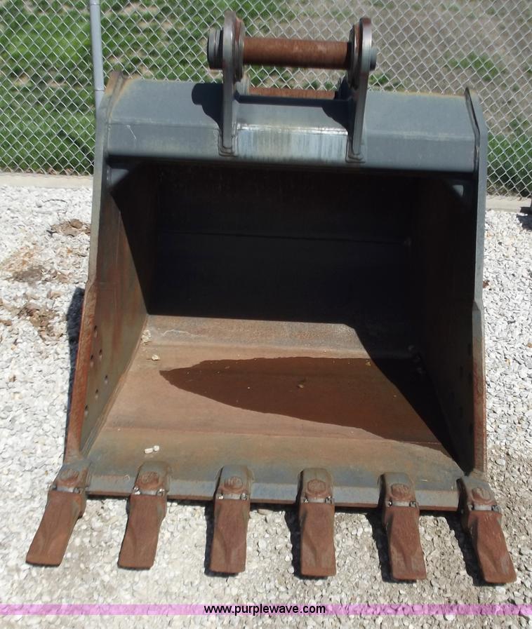 image for item D3794 48" excavator bucket with six teeth