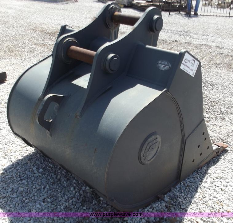 image for item D3794 48" excavator bucket with six teeth