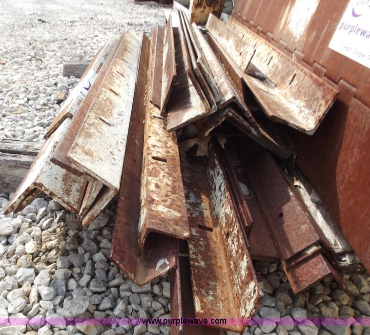 image for item D3799 (25) Mod-U-Form 4' outside corners