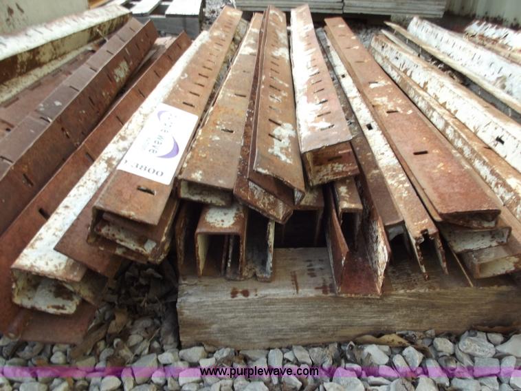 image for item D3800 Approximately 25 assorted Mod-U-Form fillers