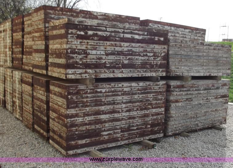 image for item D3809 (363) Mod-U-Form 24" x 6' concrete forms