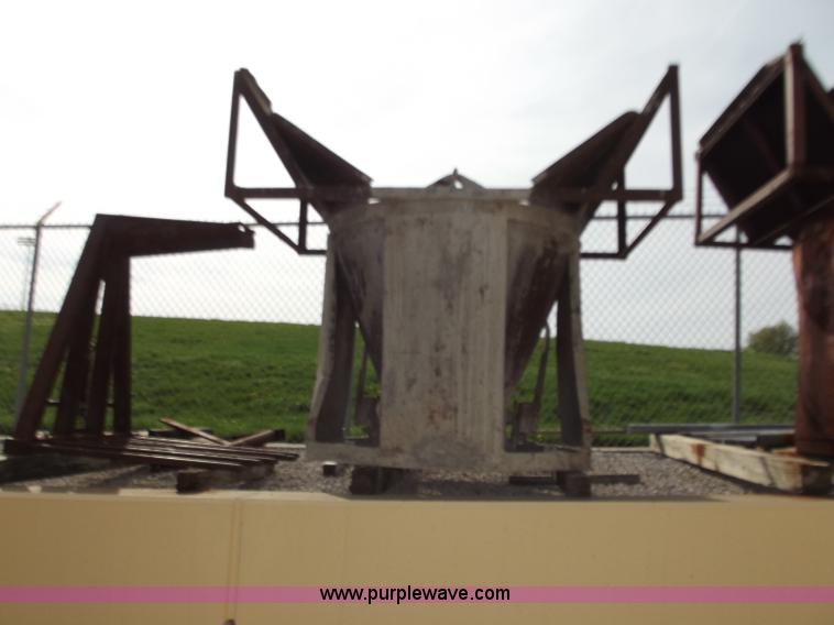 image for item D3811 1 yd. concrete bucket