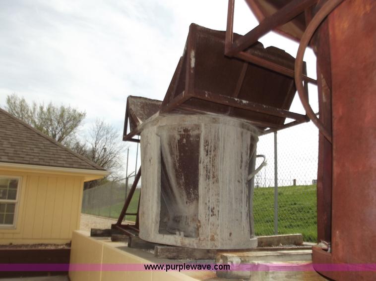 image for item D3811 1 yd. concrete bucket