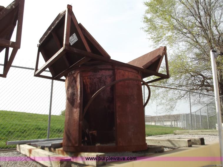 image for item D3812 1 yd. concrete bucket