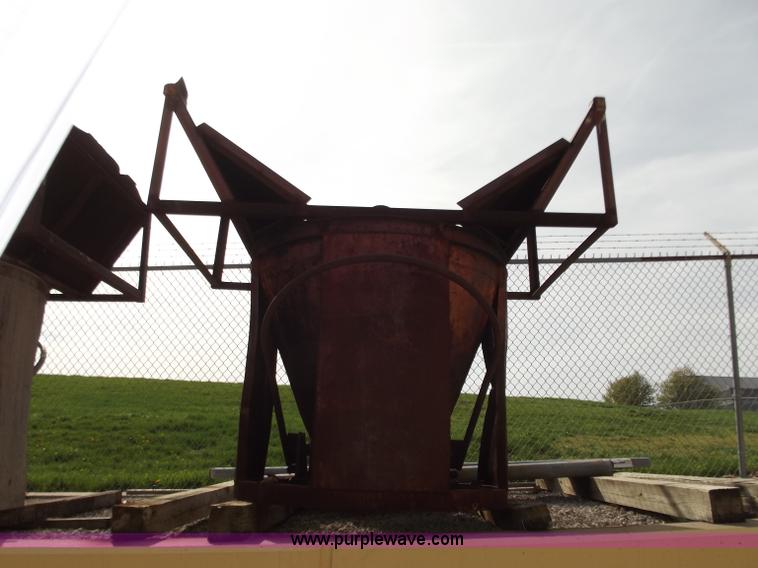 image for item D3812 1 yd. concrete bucket