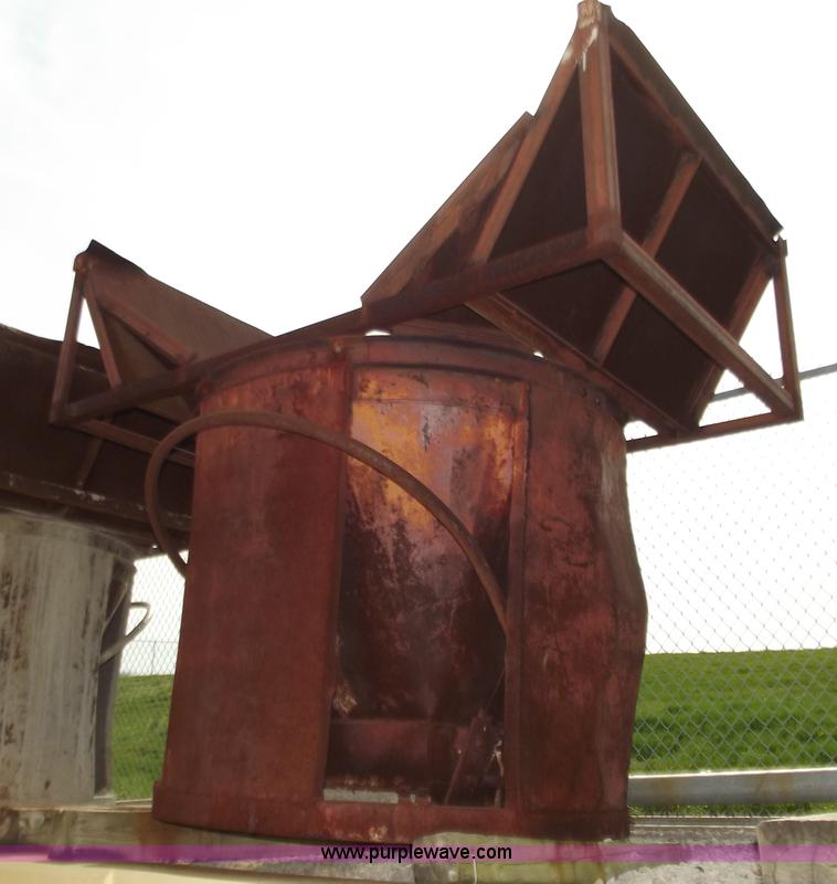 image for item D3812 1 yd. concrete bucket