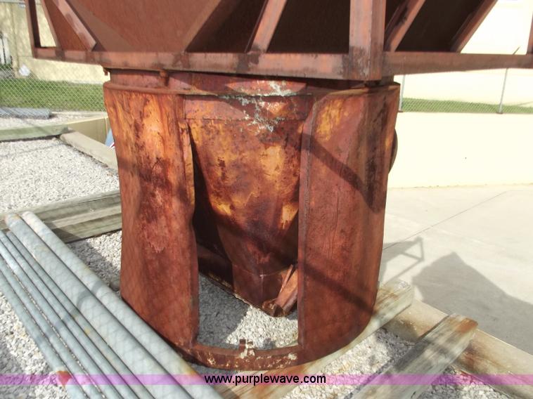 image for item D3812 1 yd. concrete bucket