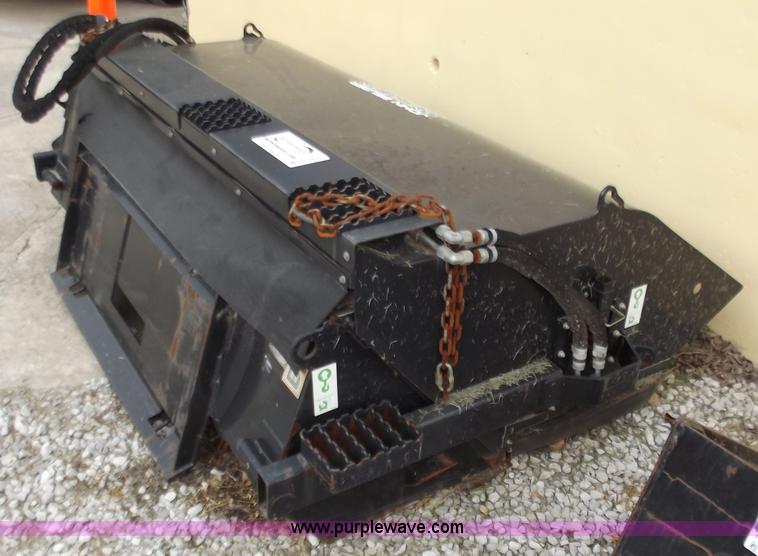 image for item D3820 Caterpillar BP18 pickup broom