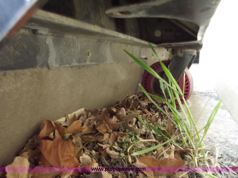 image for item D3820 Caterpillar BP18 pickup broom