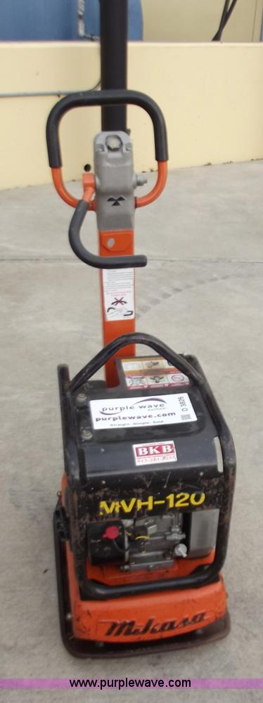 image for item D3826 Mikasa MVH120 heavy duty plate compactor