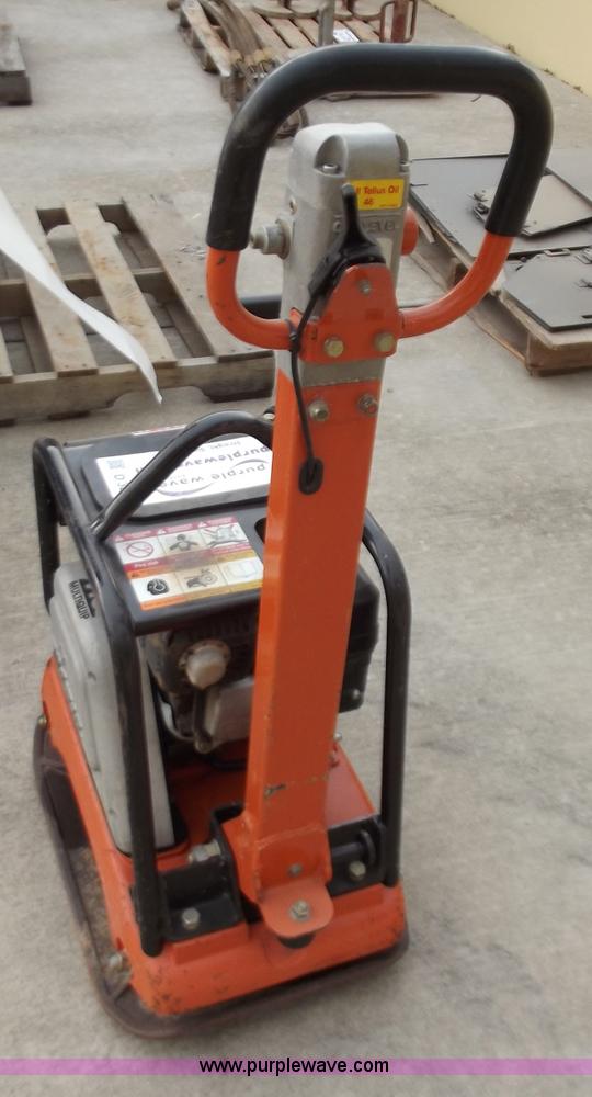 image for item D3826 Mikasa MVH120 heavy duty plate compactor