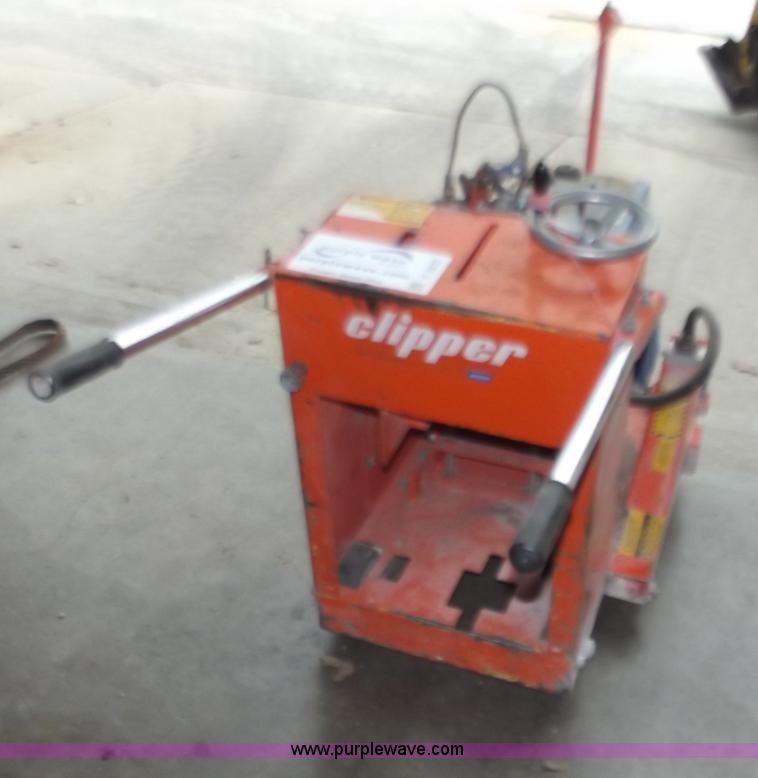 image for item D3833 Norton Clipper wet cut concrete saw