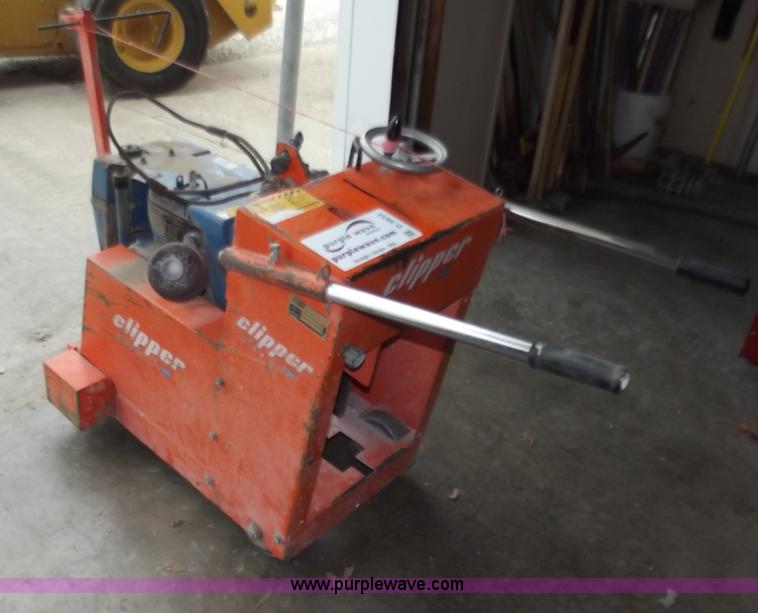 image for item D3833 Norton Clipper wet cut concrete saw