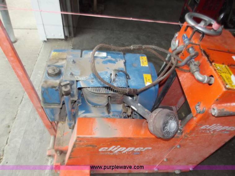 image for item D3833 Norton Clipper wet cut concrete saw