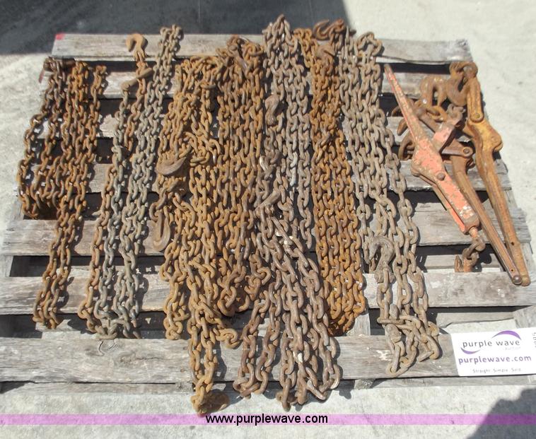 image for item D3885 Various length log chains and boomers