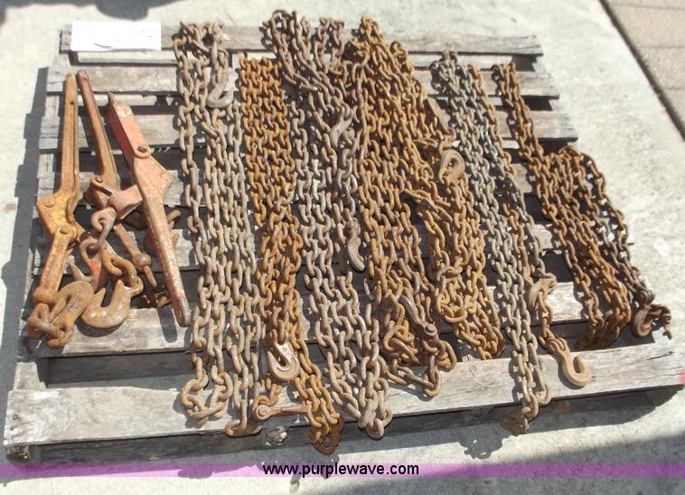image for item D3885 Various length log chains and boomers