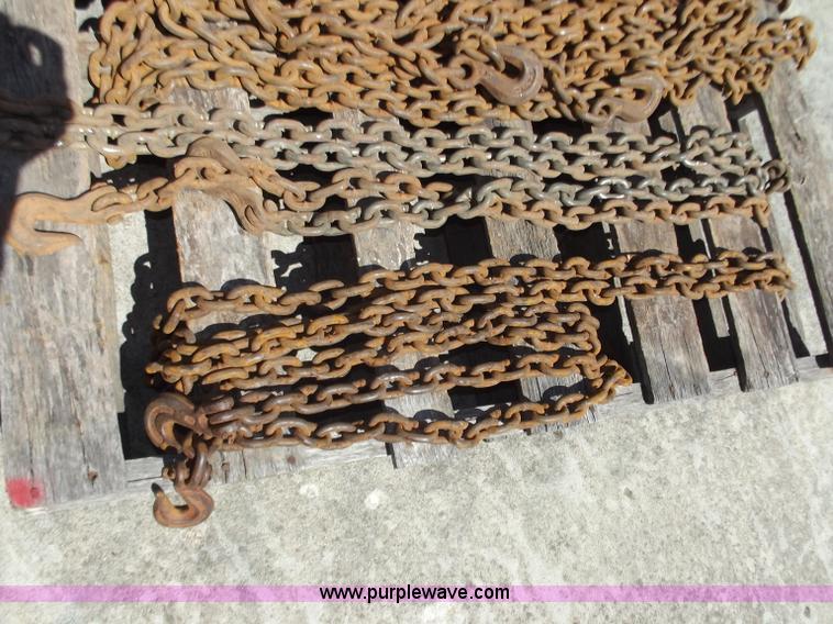image for item D3885 Various length log chains and boomers