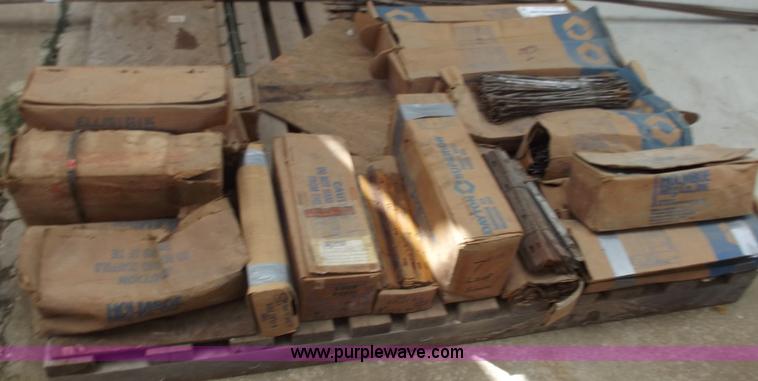 image for item D3891 Patent/Symons form ties