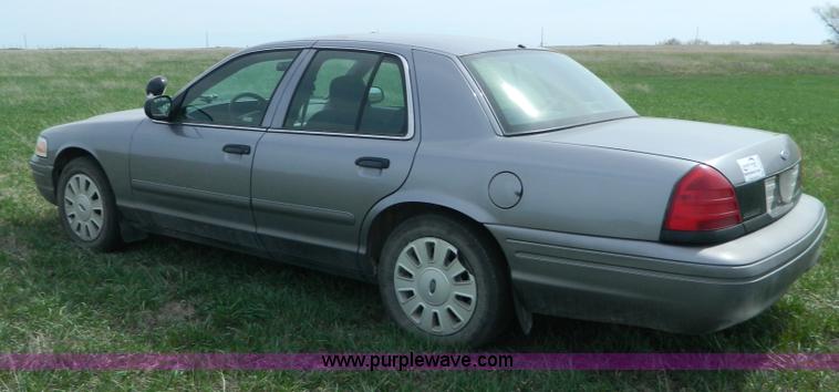 image for item B3598 2006 Ford Crown Victoria Police Interceptor