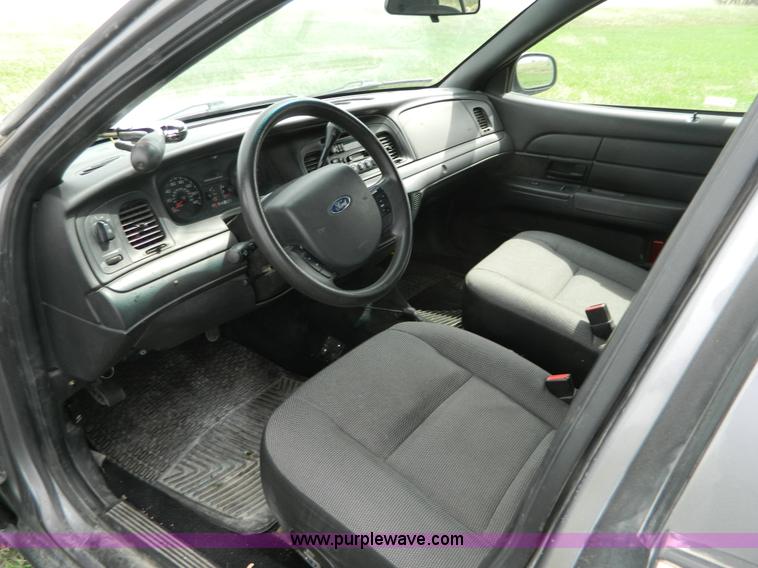 image for item B3598 2006 Ford Crown Victoria Police Interceptor