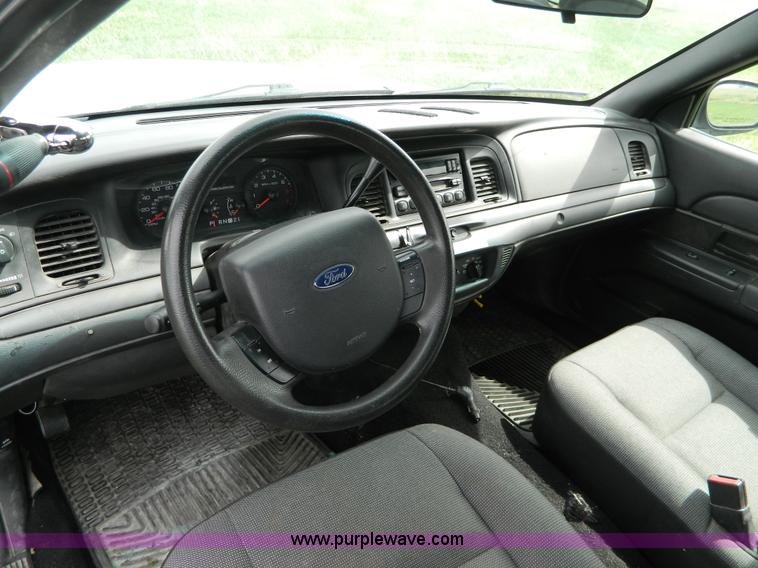 image for item B3598 2006 Ford Crown Victoria Police Interceptor
