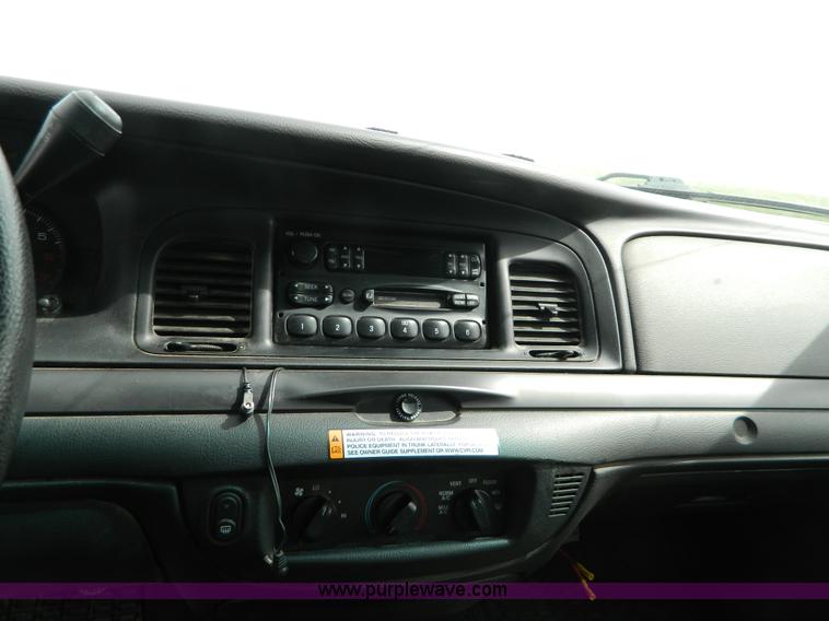 image for item B3598 2006 Ford Crown Victoria Police Interceptor