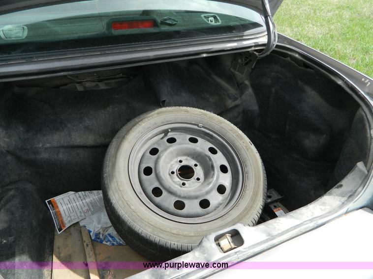 image for item B3598 2006 Ford Crown Victoria Police Interceptor