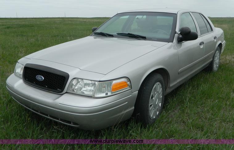 image for item B3627 2007 Ford Crown Victoria Police Interceptor