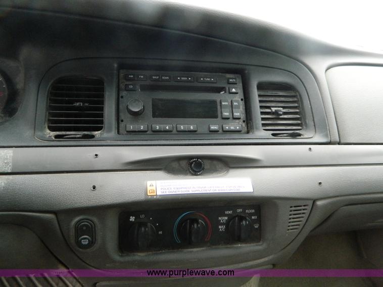 image for item B3627 2007 Ford Crown Victoria Police Interceptor