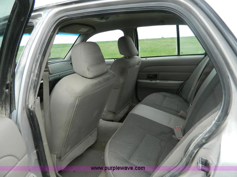 image for item B3627 2007 Ford Crown Victoria Police Interceptor