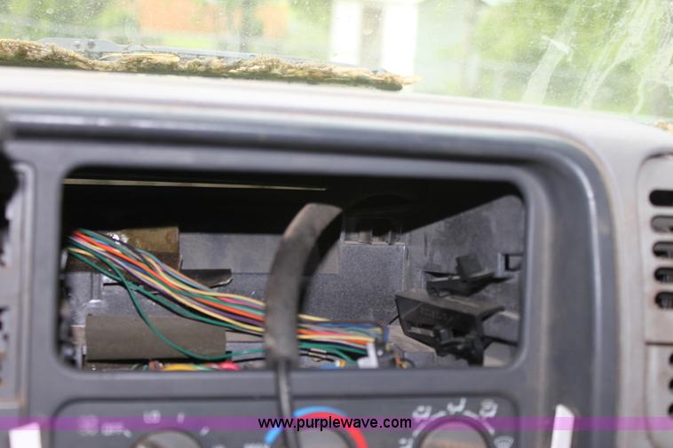 image for item B8743 1995 GMC Suburban K1500 SUV