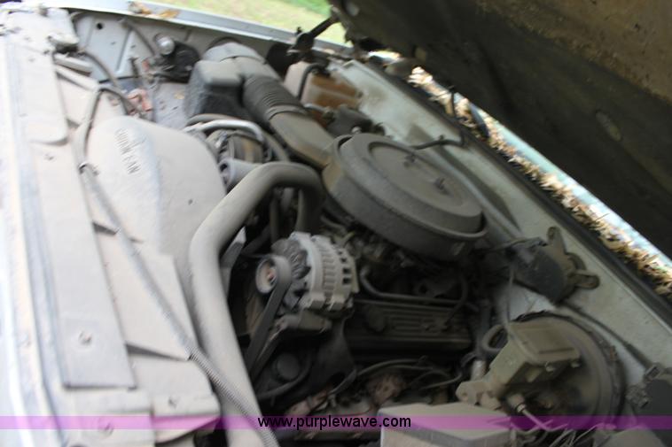 image for item B8743 1995 GMC Suburban K1500 SUV